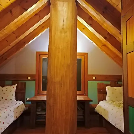 Mythica Dağ evi Karpenísion
