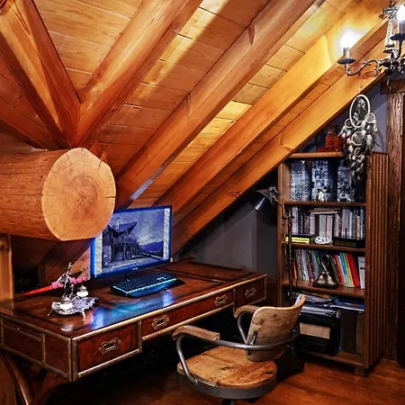 Chalet Mythica Karpenísion