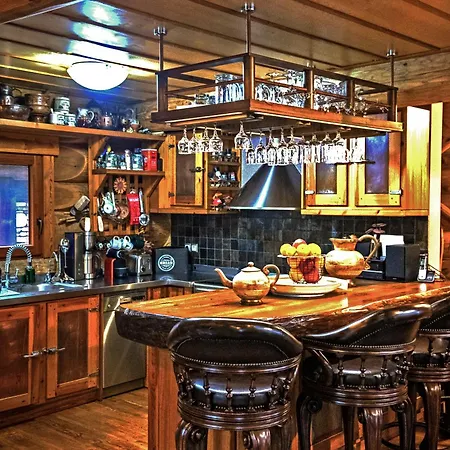 Chalet Mythica Karpenísion