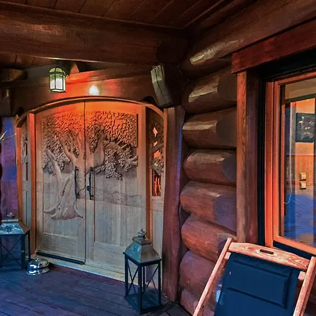 Mythica Karpenísion