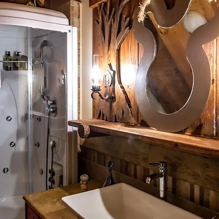 Mythica * Karpenísion