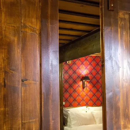 Chalet Mythica Karpenísion