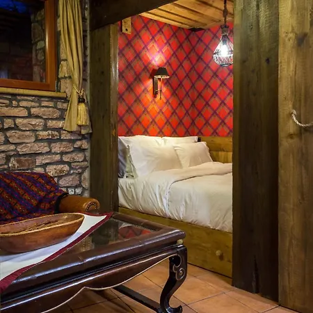 Mythica * Karpenísion